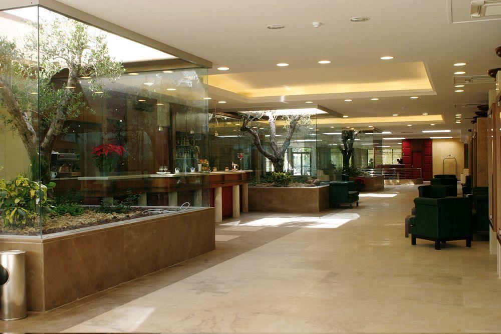 Grand Hotel